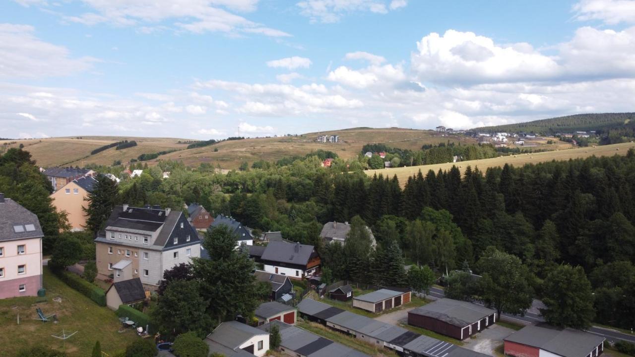 Ferienwohnungen Zauberberg, Schneehase & Glitzerhirsch Oberwiesenthal Exterior photo